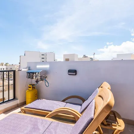 Seashells Sea View Penthouse With Private Hot Tub & Large Sunny Terrace With Stunning Views - By Getwaysmalta Apartment St. Paul's Bay Exterior photo