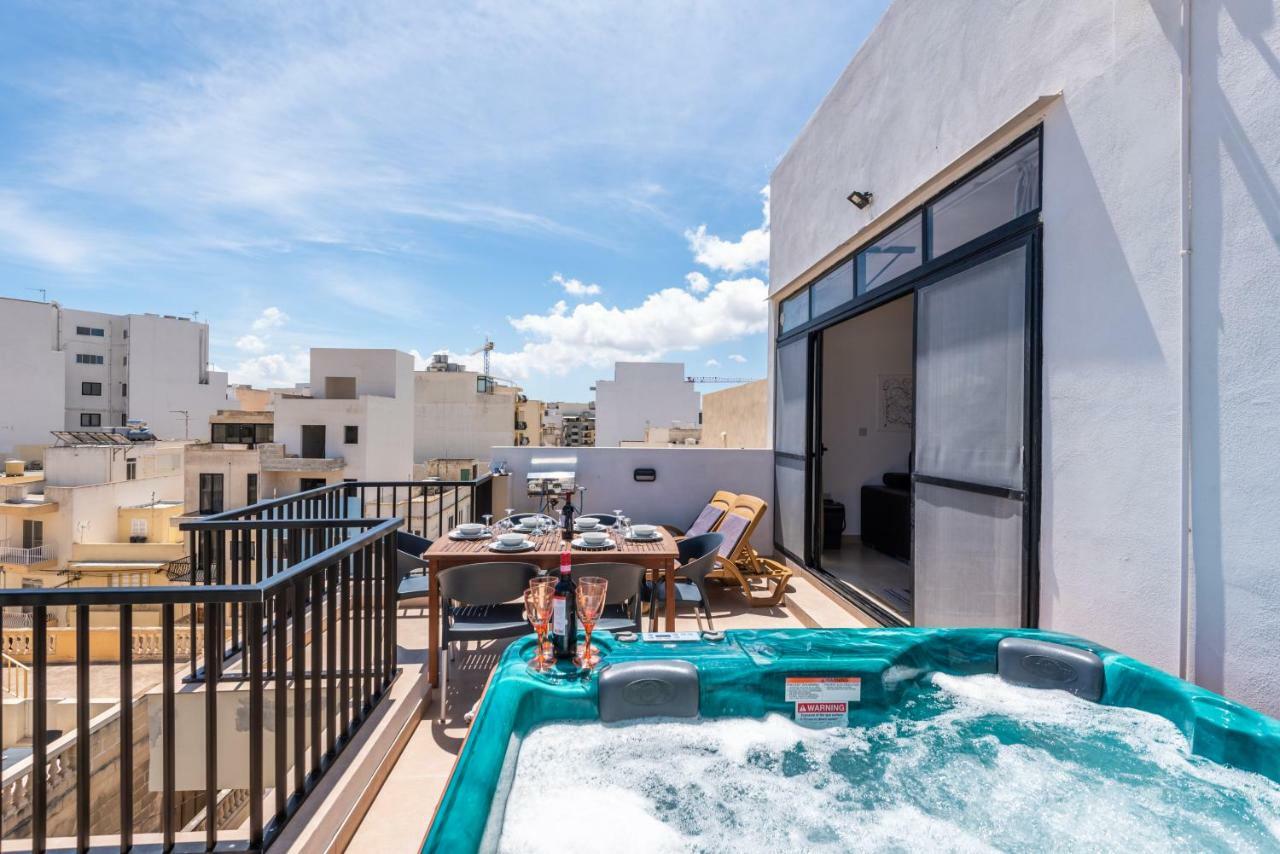 Seashells Sea View Penthouse With Private Hot Tub & Large Sunny Terrace With Stunning Views - By Getwaysmalta Apartment *