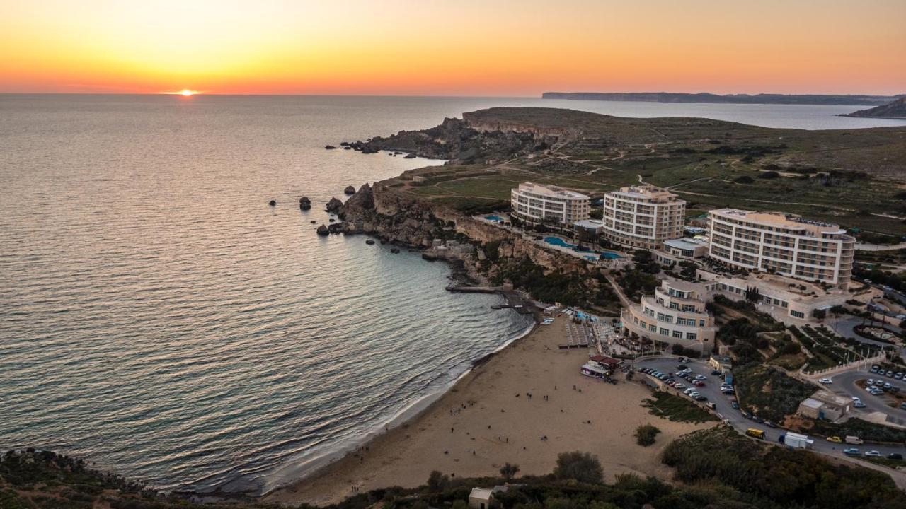 Apartamento Seashells Sea View Penthouse With Private Hot Tub & Large Sunny Terrace With Stunning Views - By Getwaysmalta *