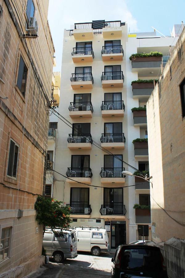 Seashells Sea View Penthouse With Private Hot Tub & Large Sunny Terrace With Stunning Views - By Getwaysmalta * St Paul's Bay